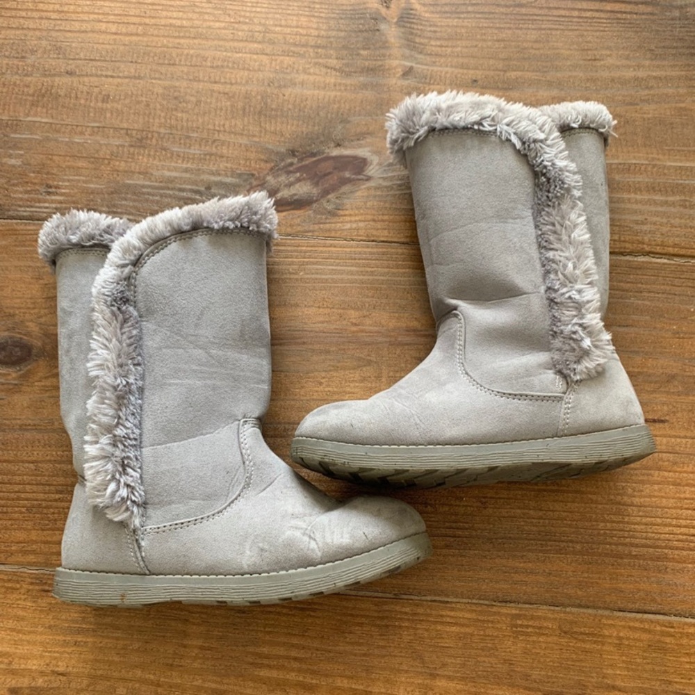 Cat & Jack gray faux fur lined boots, used condition, still lots of life left.